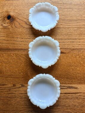 Vintage White Milk Glass Scalloped Ashtrays  - Set of 3